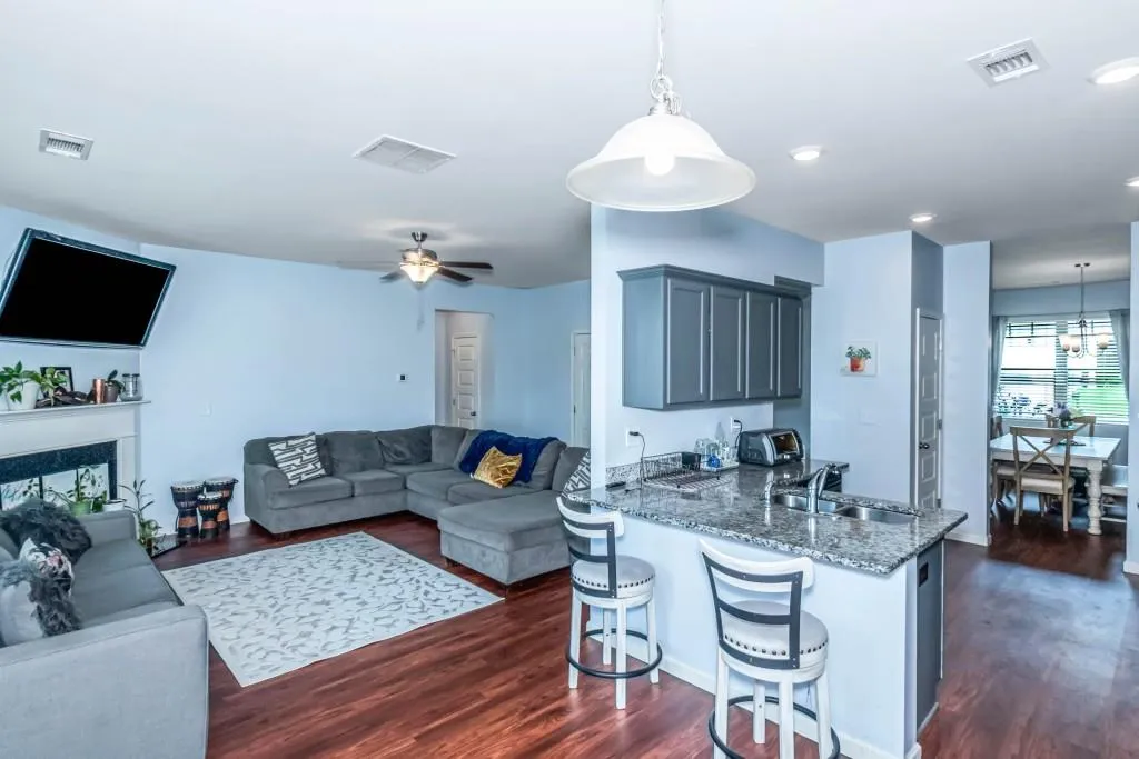 Covington, Georgia 30014, United States, 5 Bedrooms Bedrooms, ,3 BathroomsBathrooms,Residential,Pending,20833