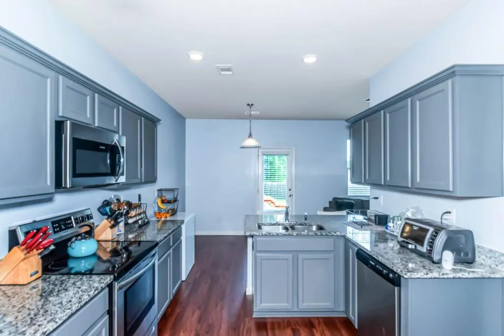 Covington, Georgia 30014, United States, 5 Bedrooms Bedrooms, ,3 BathroomsBathrooms,Residential,Pending,20833