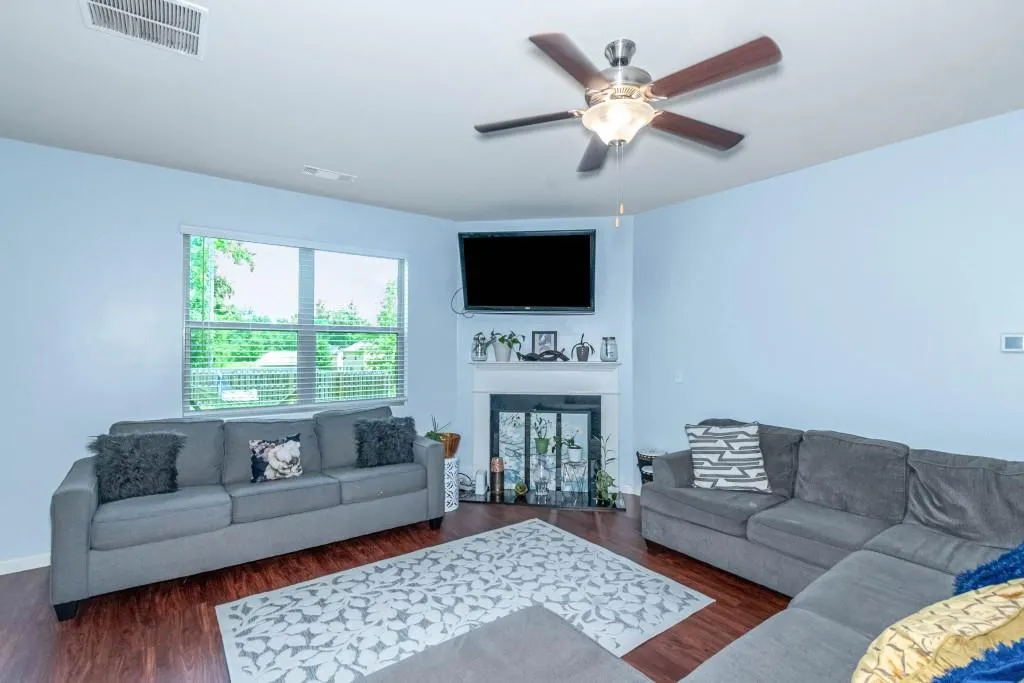 Covington, Georgia 30014, United States, 5 Bedrooms Bedrooms, ,3 BathroomsBathrooms,Residential,Pending,20833