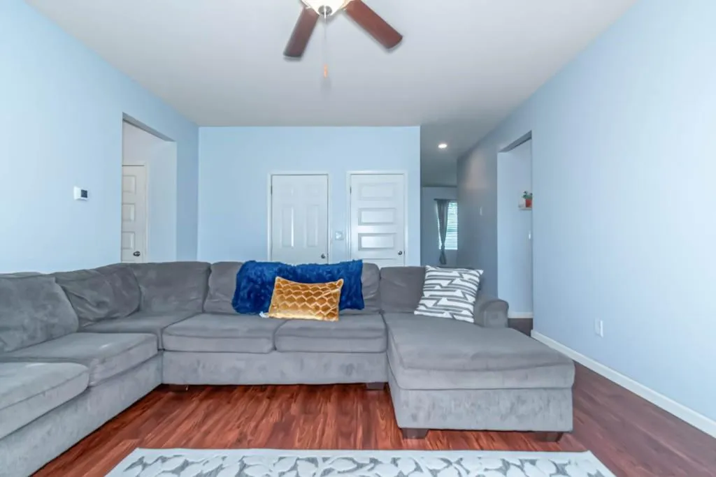 Covington, Georgia 30014, United States, 5 Bedrooms Bedrooms, ,3 BathroomsBathrooms,Residential,Pending,20833