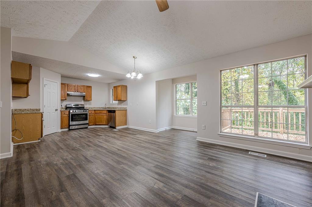 1276 To Lani Farm Road