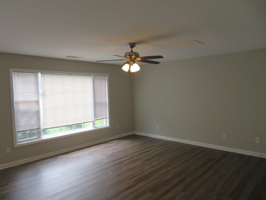 560 Manning Road SW