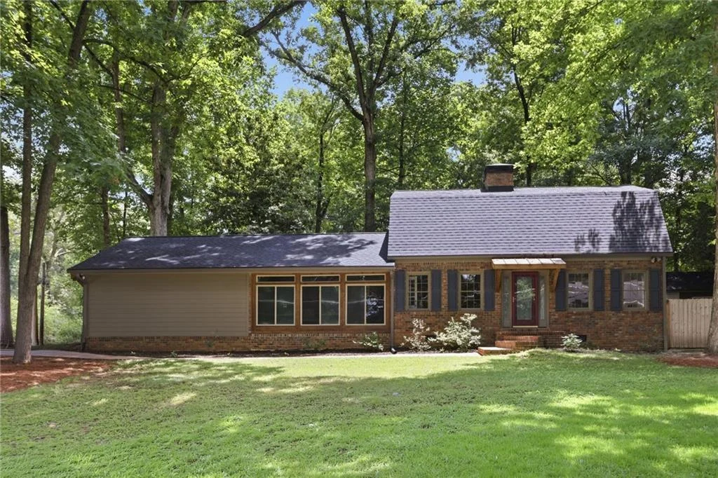 643 Grove Parkway Se Pkwy