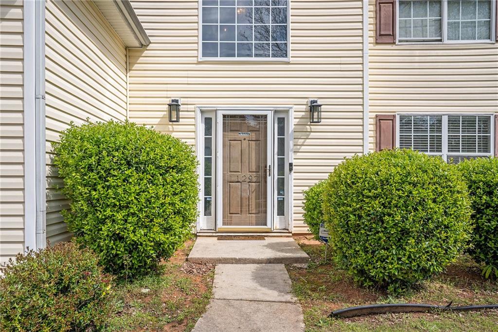 1297 Partridge Lane, Riverdale, Georgia image 3