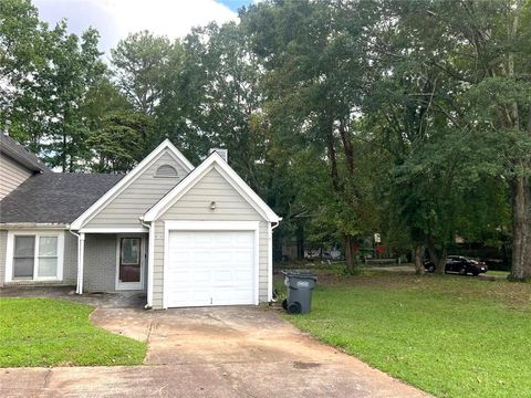 8114 Woodlake Drive Riverdale GA 30274