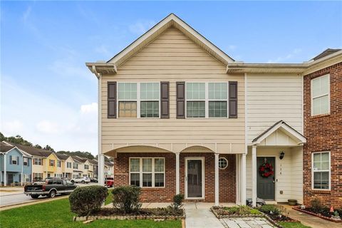 Townhouse For Sale - 152 Shenandoah Drive<br/> Riverdale, GA 30274