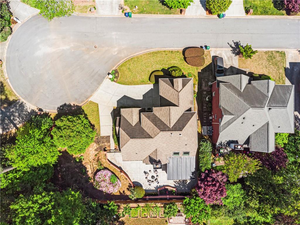 2521 Summeroak Drive