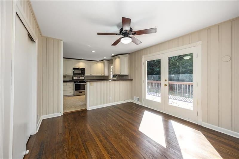 535 Valley Lane