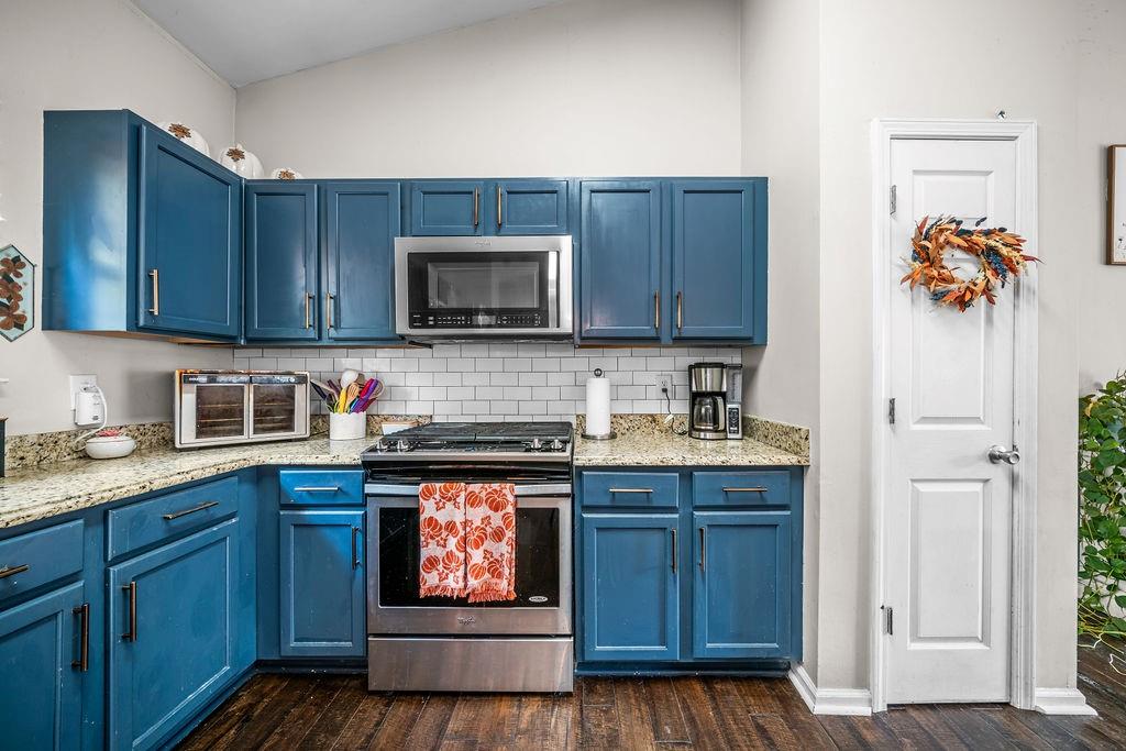 19 SW Highlander Trail
