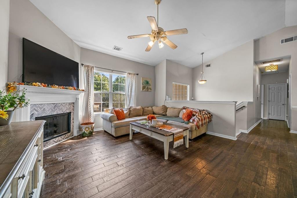19 SW Highlander Trail