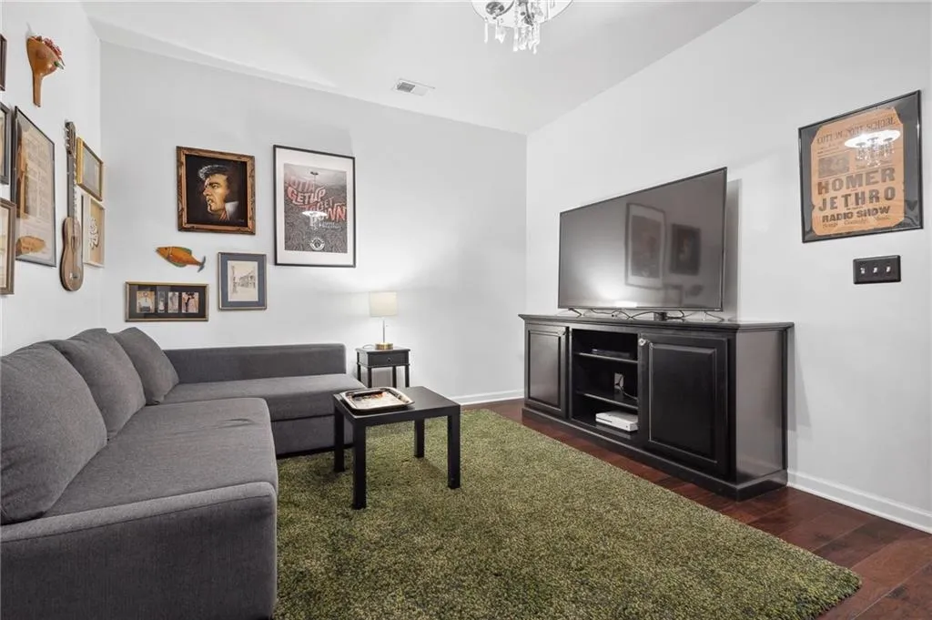 Alpharetta, Georgia 30005, United States, 3 Bedrooms Bedrooms, ,3 BathroomsBathrooms,Residential,Pending,80001