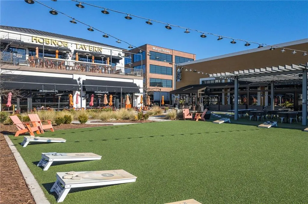 Alpharetta, Georgia 30005, United States, 3 Bedrooms Bedrooms, ,3 BathroomsBathrooms,Residential,Pending,80001