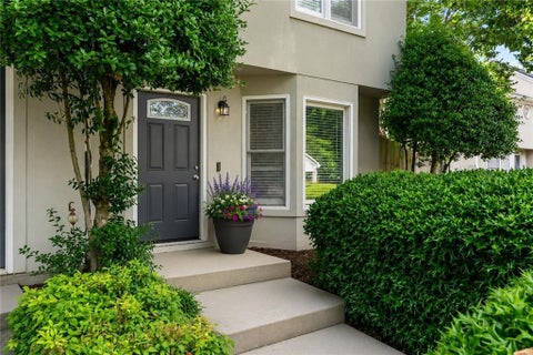 Townhouse For Sale - 502 Defoors Lndg Lndg<br/> Atlanta, GA 30318