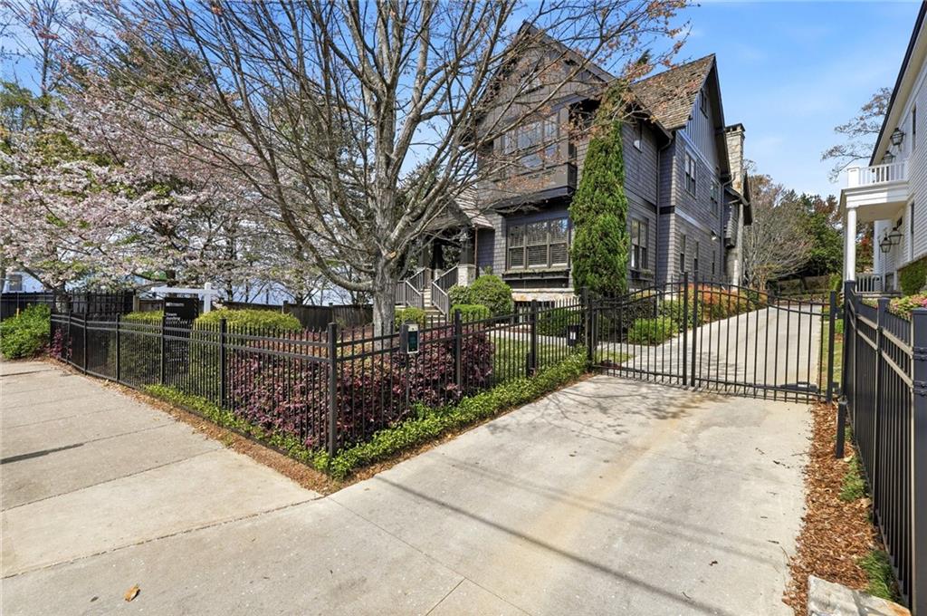 630 Virginia Avenue NE