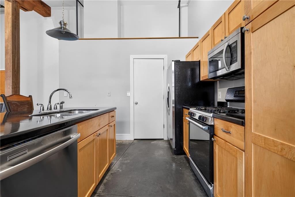 350 Peters Street SW 3