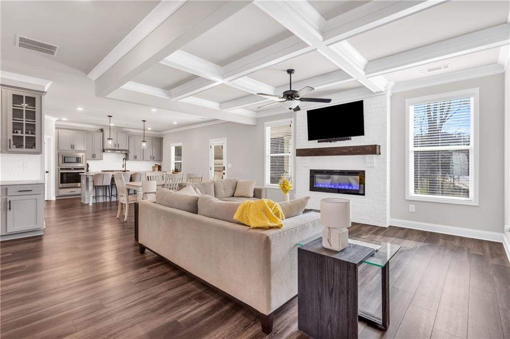 1501 BRANTHAVEN Lane
