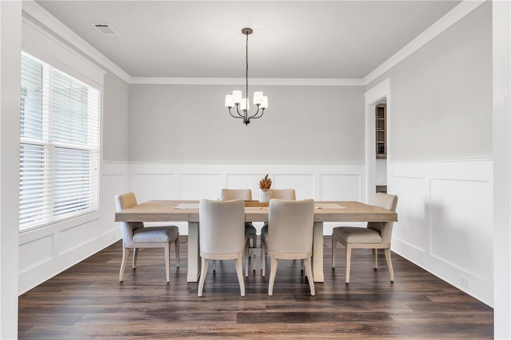 1501 BRANTHAVEN Lane