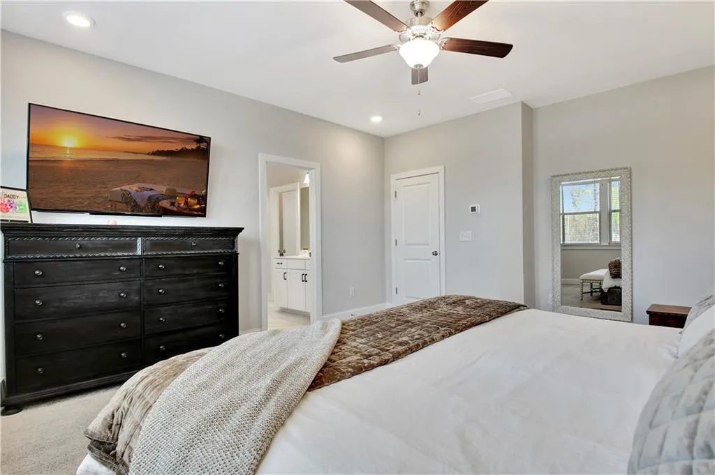 Peachtree City, Georgia 30269, United States, 5 Bedrooms Bedrooms, ,4 BathroomsBathrooms,Residential,Active,98274