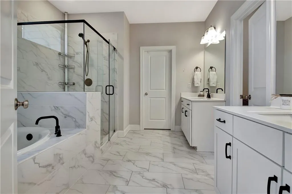 Peachtree City, Georgia 30269, United States, 5 Bedrooms Bedrooms, ,4 BathroomsBathrooms,Residential,Active,98274