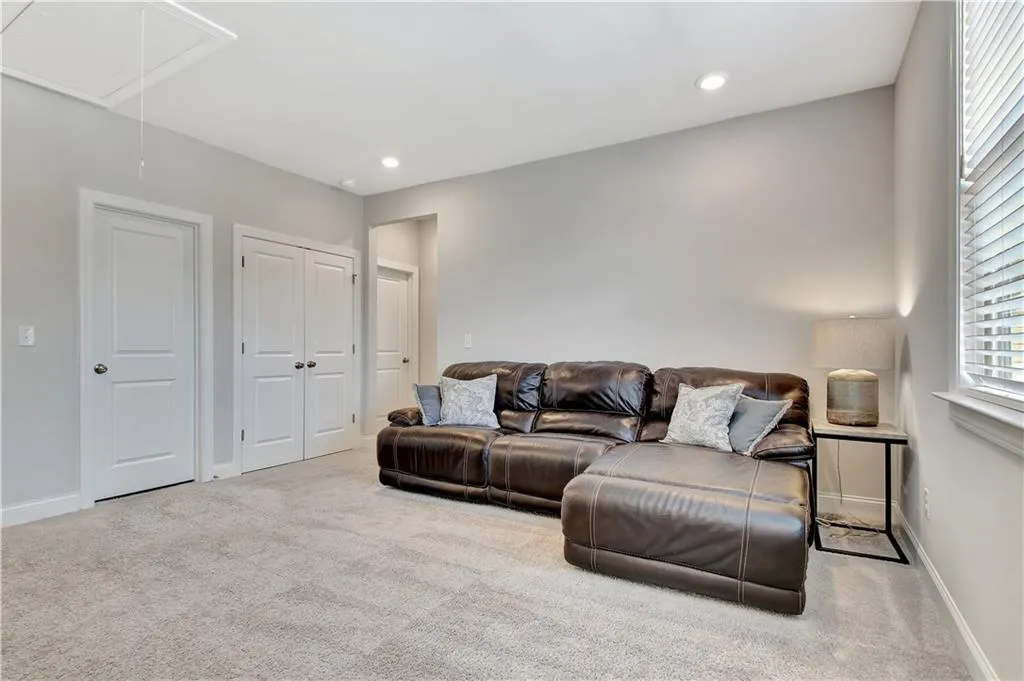 Peachtree City, Georgia 30269, United States, 5 Bedrooms Bedrooms, ,4 BathroomsBathrooms,Residential,Active,98274