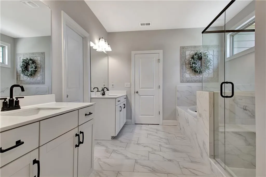 Peachtree City, Georgia 30269, United States, 5 Bedrooms Bedrooms, ,4 BathroomsBathrooms,Residential,Active,98274