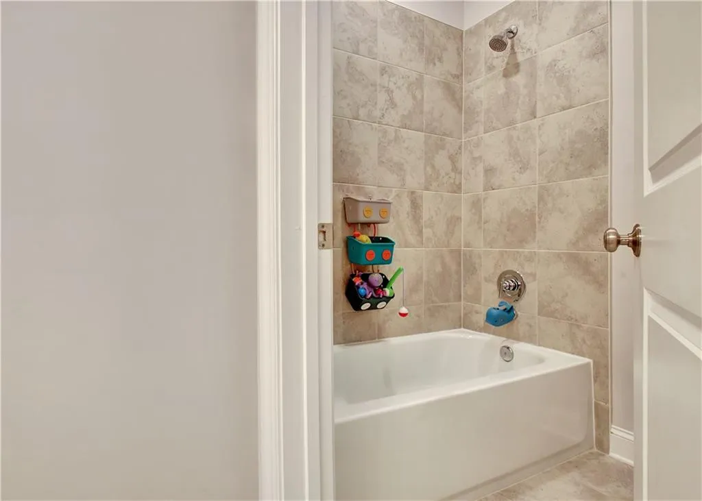 Peachtree City, Georgia 30269, United States, 5 Bedrooms Bedrooms, ,4 BathroomsBathrooms,Residential,Active,98274