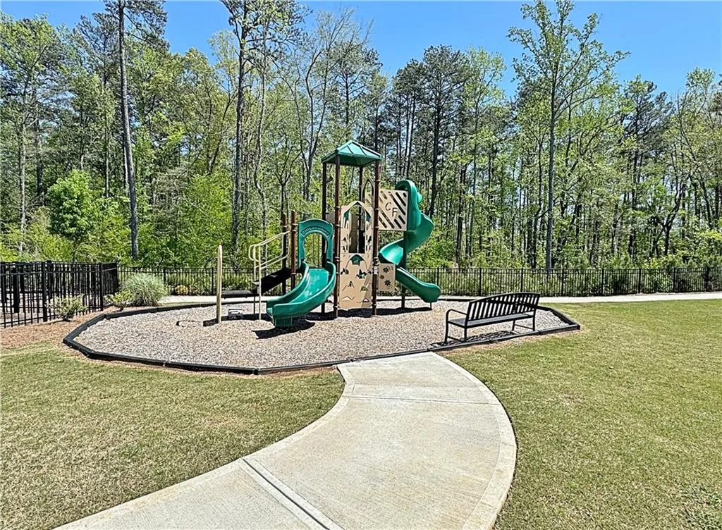 Peachtree City, Georgia 30269, United States, 5 Bedrooms Bedrooms, ,4 BathroomsBathrooms,Residential,Active,98274