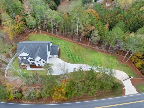 A home in Hoschton