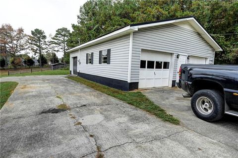 A home in Calhoun