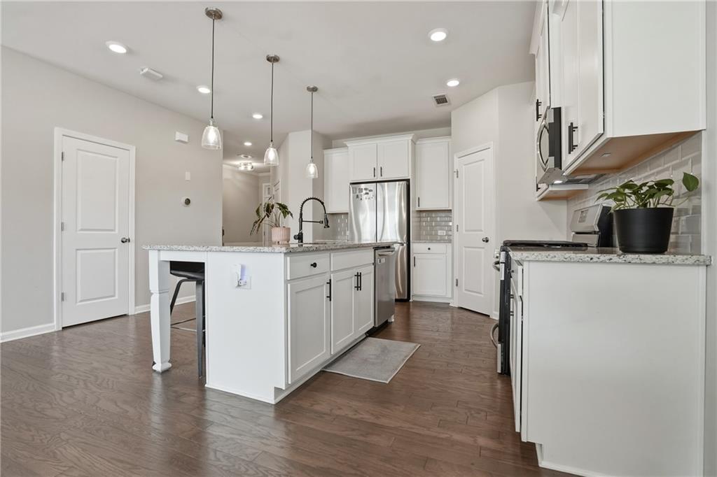 504 Elm Bluff Way