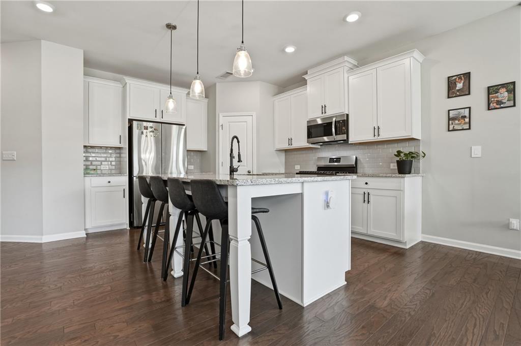 504 Elm Bluff Way