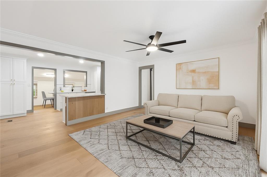 2010 Glenroy Drive SE