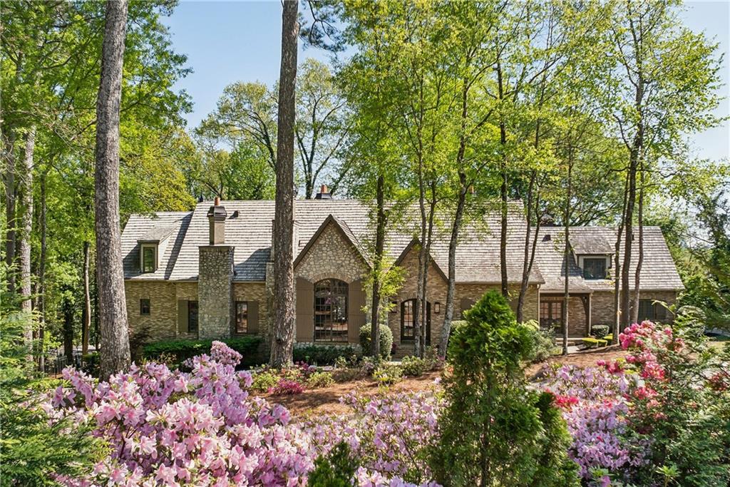 105 Kingston Manor