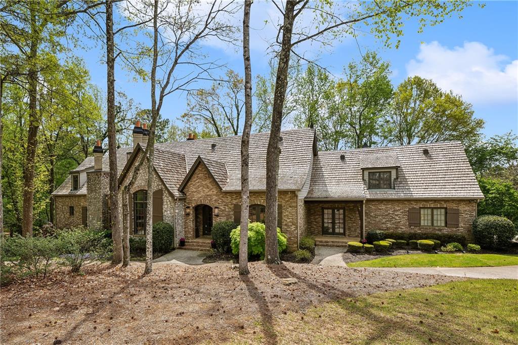 105 Kingston Manor