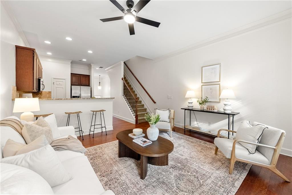 2052 Cobblestone Circle NE