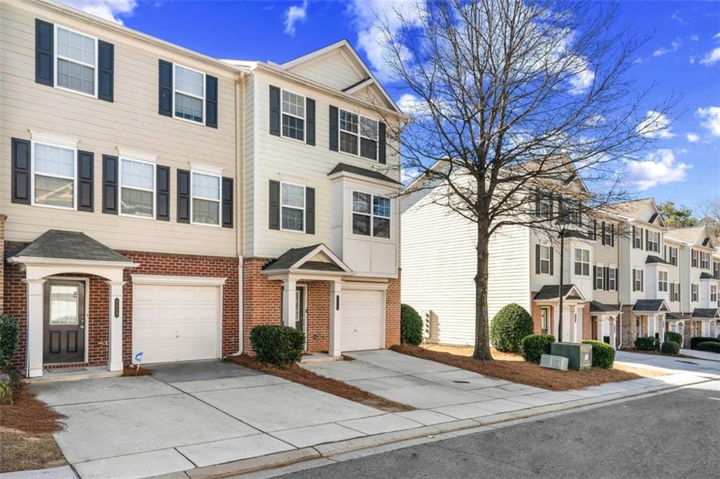 6816 Blackstone Place