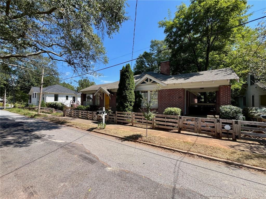 38 Bates Avenue SE