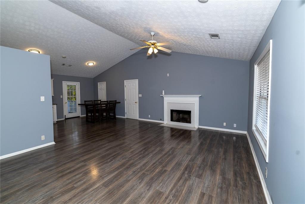 1025 Hunters Oak Trail