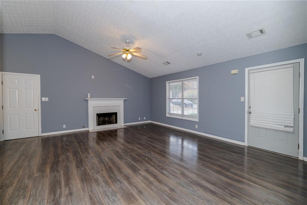 1025 Hunters Oak Trail