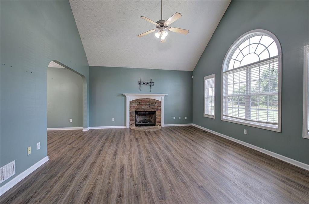 18 HOPKINS FARM Drive