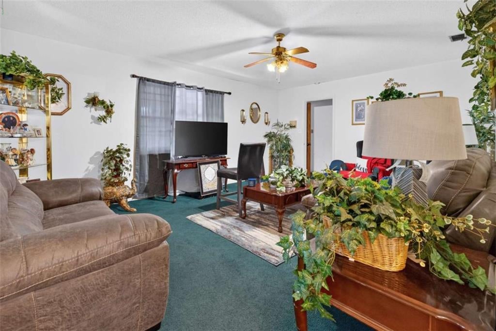 302 Lakeview Drive