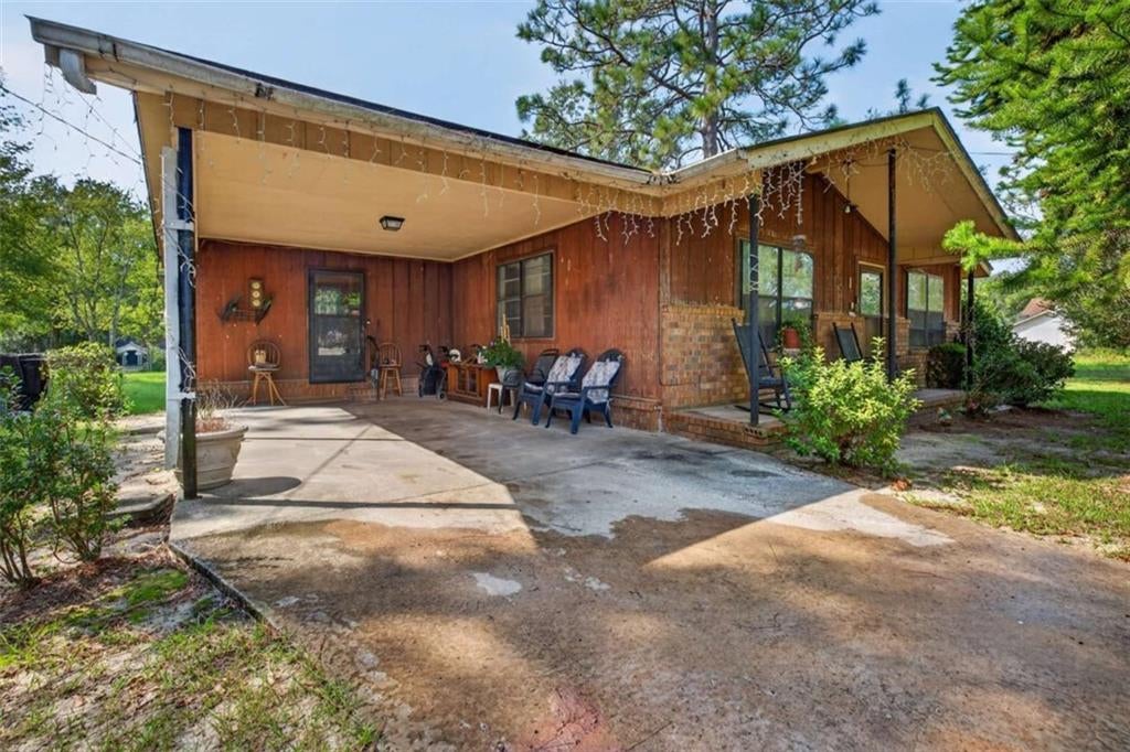 302 Lakeview Drive