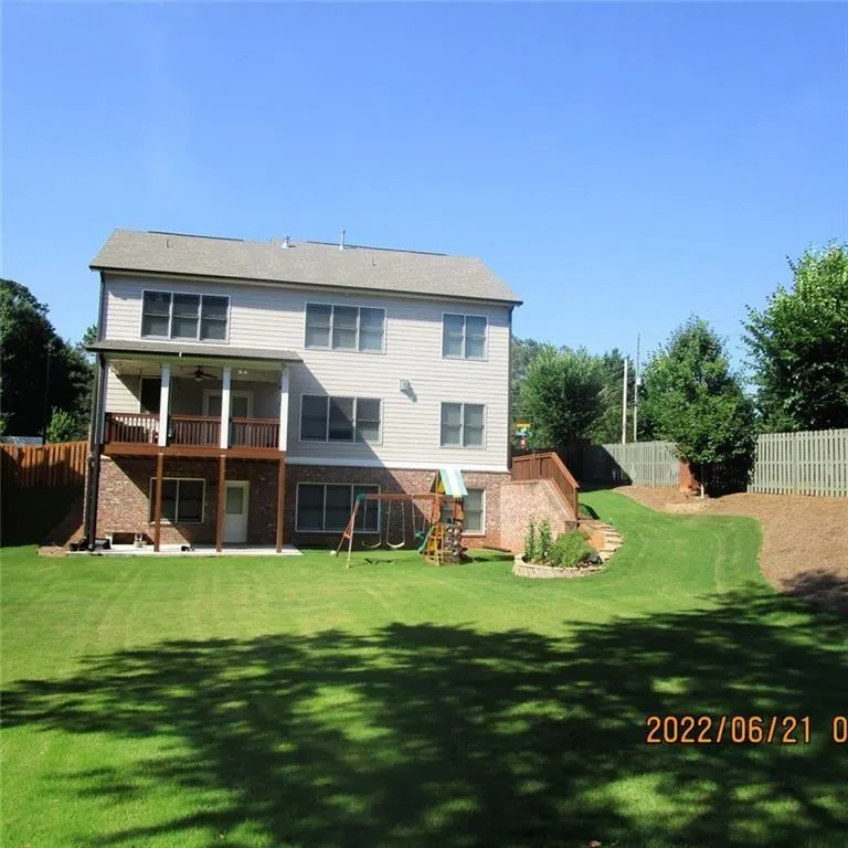 Marietta, Georgia 30066, United States, 5 Bedrooms Bedrooms, ,4 BathroomsBathrooms,Residential,Active,130675