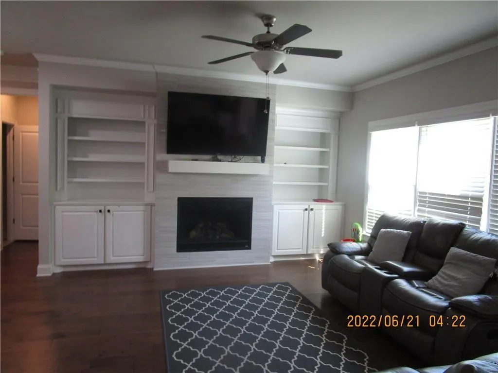 Marietta, Georgia 30066, United States, 5 Bedrooms Bedrooms, ,4 BathroomsBathrooms,Residential,Active,130675