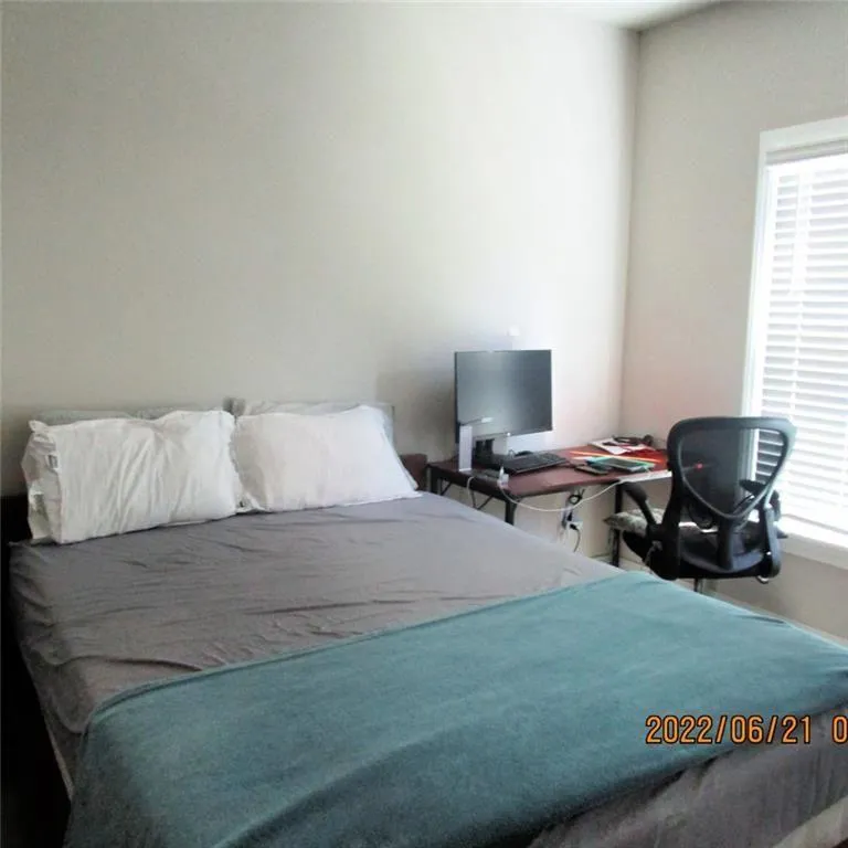 Marietta, Georgia 30066, United States, 5 Bedrooms Bedrooms, ,4 BathroomsBathrooms,Residential,Active,130675