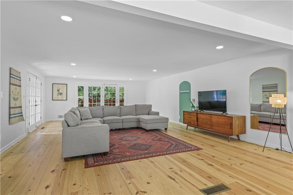 3259 Wiltshire Drive