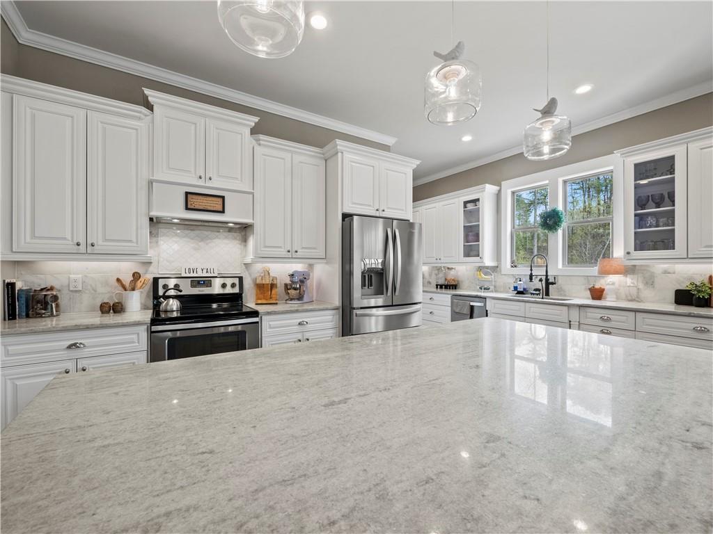 6061 Bluewater Boulevard, Gainesville, Georgia image 14