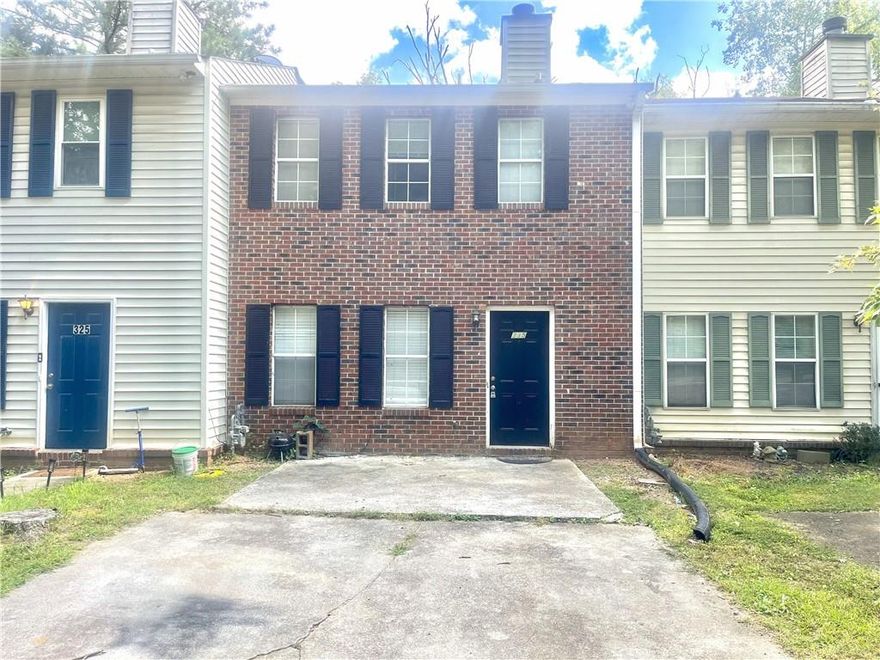 Fantastic East Cobb location—just minutes from I-75, KSU Marietta campus, Dobbins Air Force Base, and Life University! This spacious 3-level townhouse offers 3 bedrooms, 2.5 baths, and beautiful hardwood floors throughout 1st floor. The great room features a cozy fireplace, while the bright kitchen opens to a large deck, perfect for entertaining. The fully finished basement includes a laundry room, office, and the potential for a 3rd bedroom.

MOVEING IN READY! The owner has renovated the property with NEW paint, UPGRATED bathrooms, and NEW luxury LVP flooring. All plumbing pipes have also been replaced. Don’t miss this fantastic opportunity!