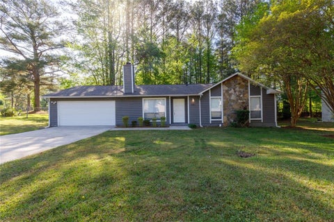 Homes For Sale - 7085 Hania Drive<br/> Fairburn, GA 30213