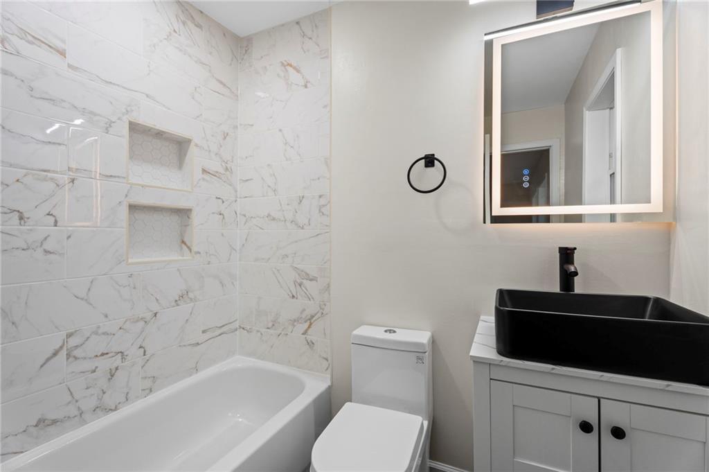 6179 Holiday Boulevard